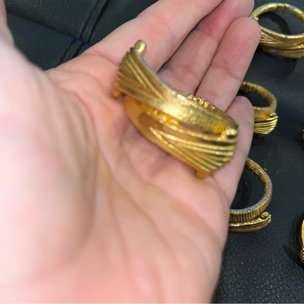 Vintage Gold Tone Napkin Rings Set of 10 – Textured Criss Cross Design